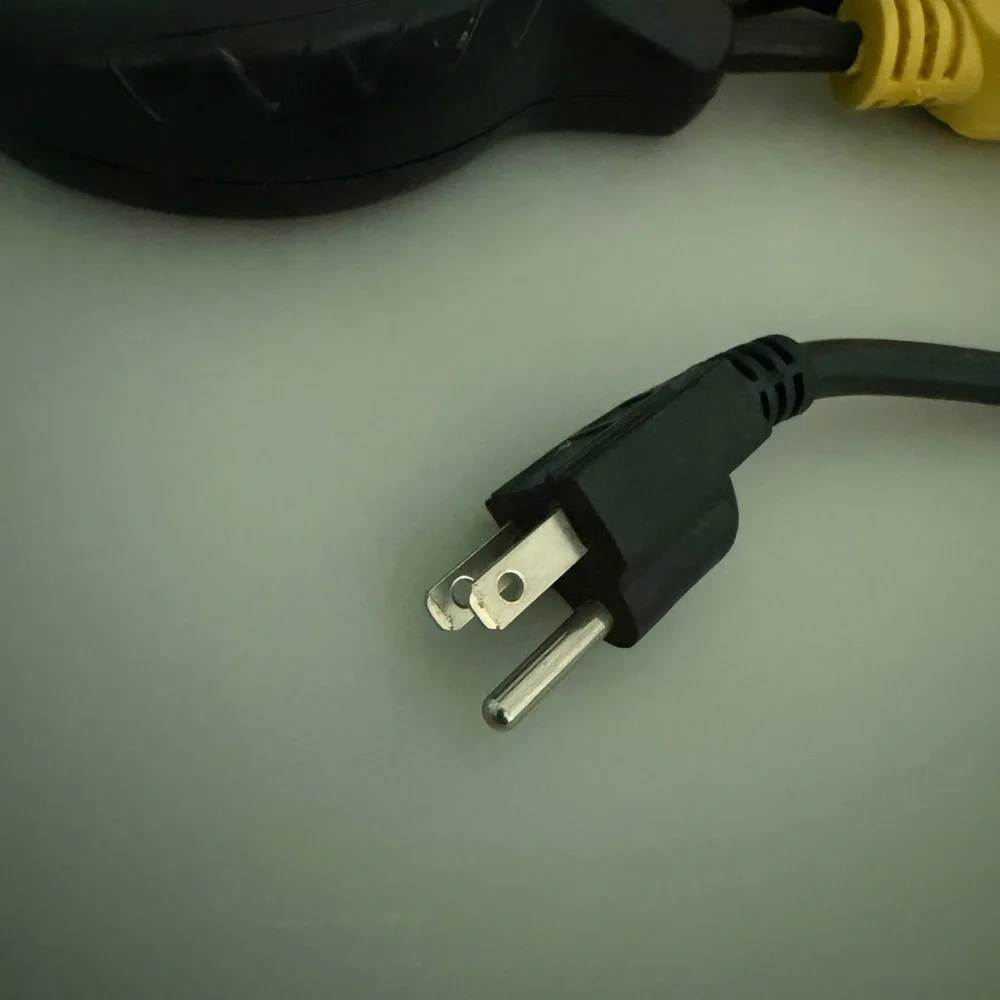 STANLEY 31500 Powersquid 5-Outlet Cord‎ Multiplier Indoor Black Power Strip - Picture 2 of 3